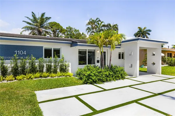 $950,000 | 1104 North 13th Terrace, Hollywood, FL 33019