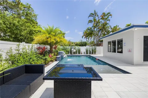 $939,000 | 1104 North 13th Terrace, Hollywood, FL 33019