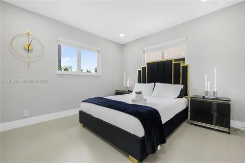 $939,000 | 1104 North 13th Terrace, Hollywood, FL 33019