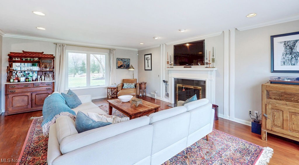 17477 Shelburne Road Cleveland, OH 44118 - Photo 8 of 48 Gallery Image 8