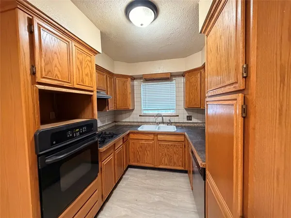 $2,000 | 1416 Norwood Drive, Hurst, TX 76053