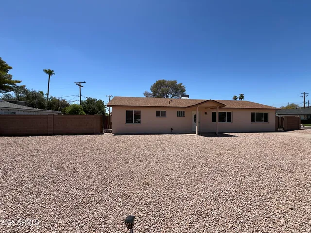 $2,600 | 7627 East 4th Street, Scottsdale, AZ 85251