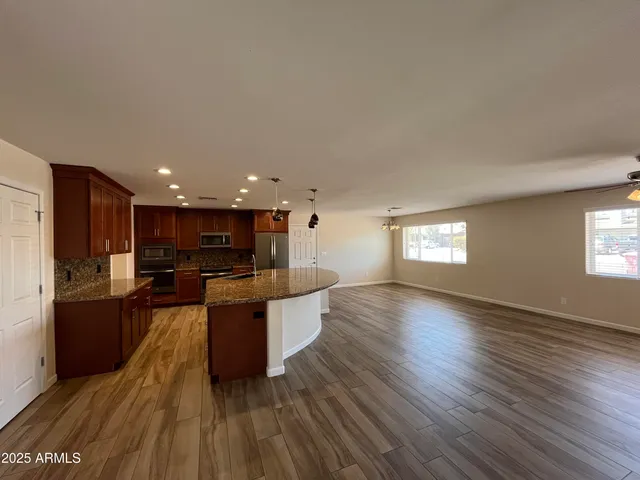 $2,600 | 7627 East 4th Street, Scottsdale, AZ 85251