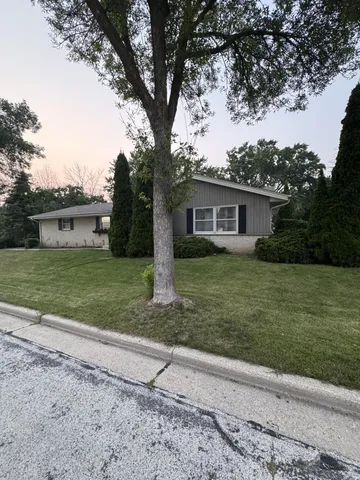 $314,000 | 9404 West Hope Avenue, Wauwatosa, WI 53222