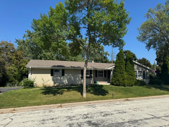 $314,000 | 9404 West Hope Avenue, Wauwatosa, WI 53222