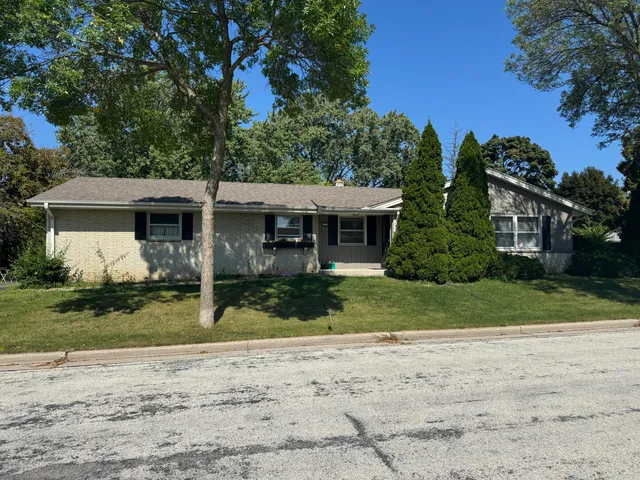 $314,000 | 9404 West Hope Avenue, Wauwatosa, WI 53222