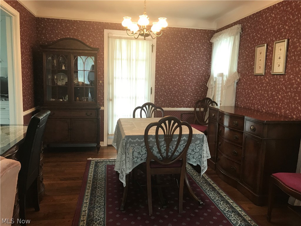 1247 Winston Road Cleveland, OH 44121 - Photo 6 of 24