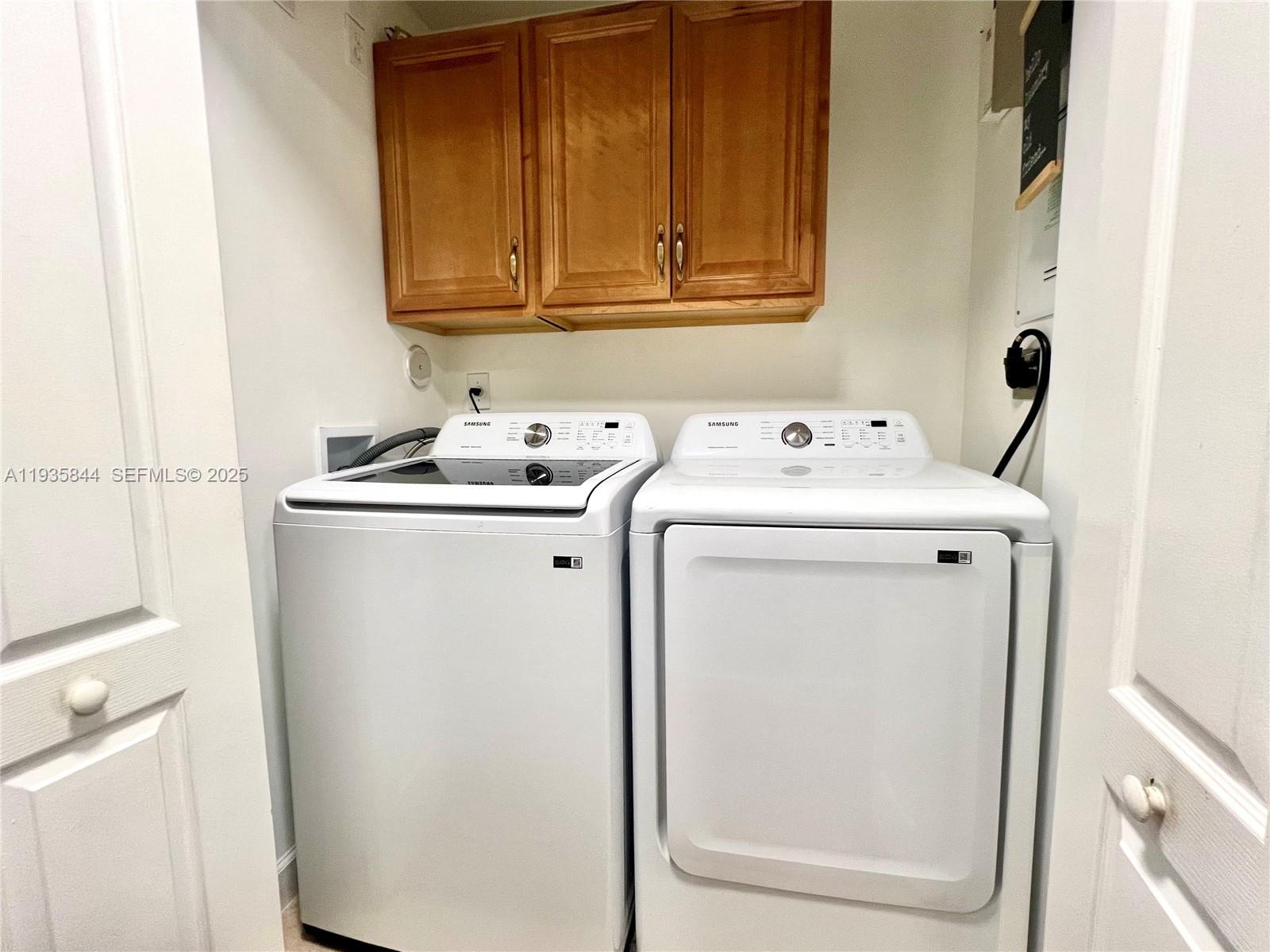 17014 Southwest 39th Street Miramar, FL 33027 - Photo 10 of 11 a utility room with dryer and washer