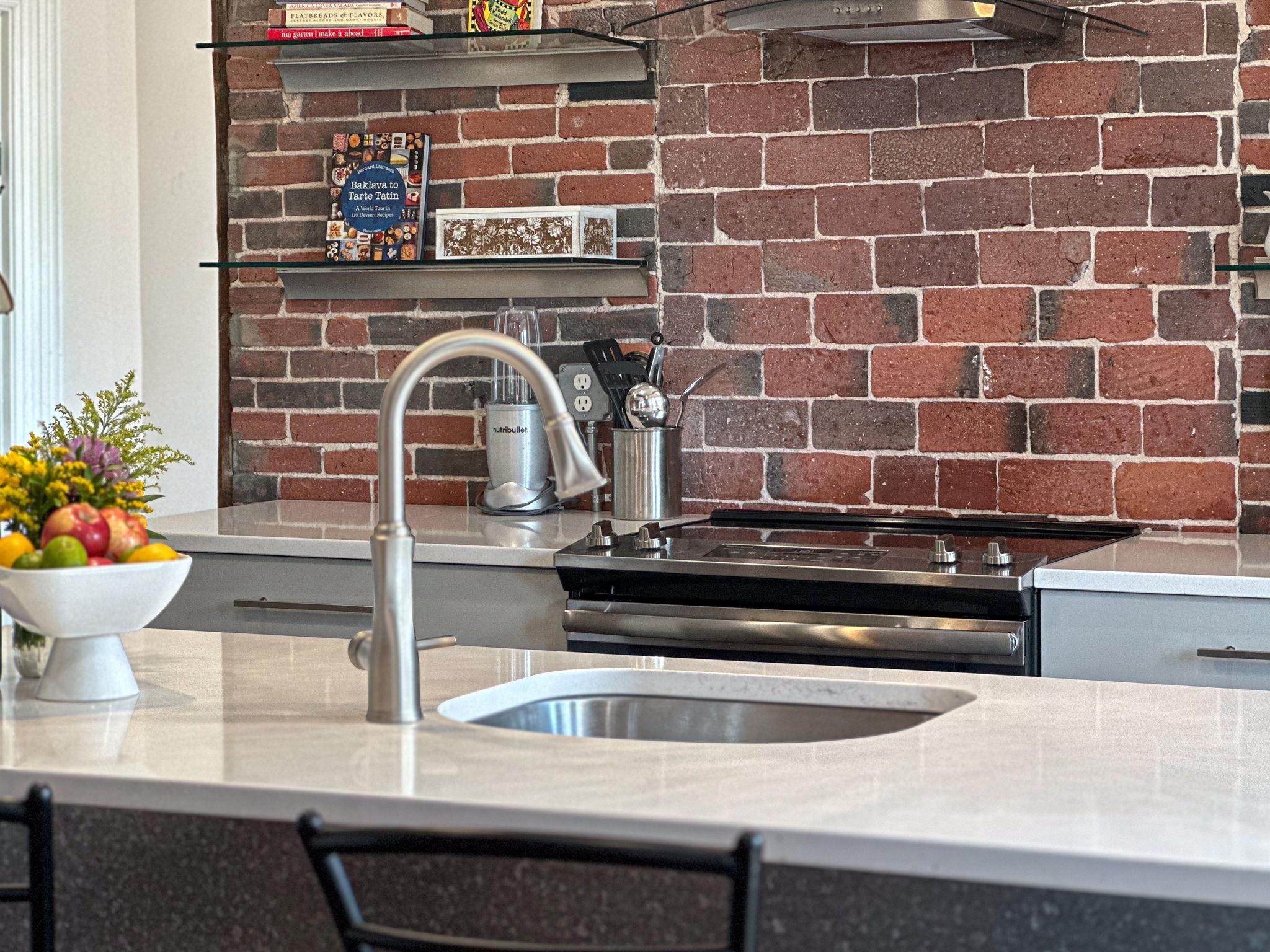 119 Walnut Street, Unit 3 Manchester, NH 03104 - Photo 7 of 37 Gallery Image 7