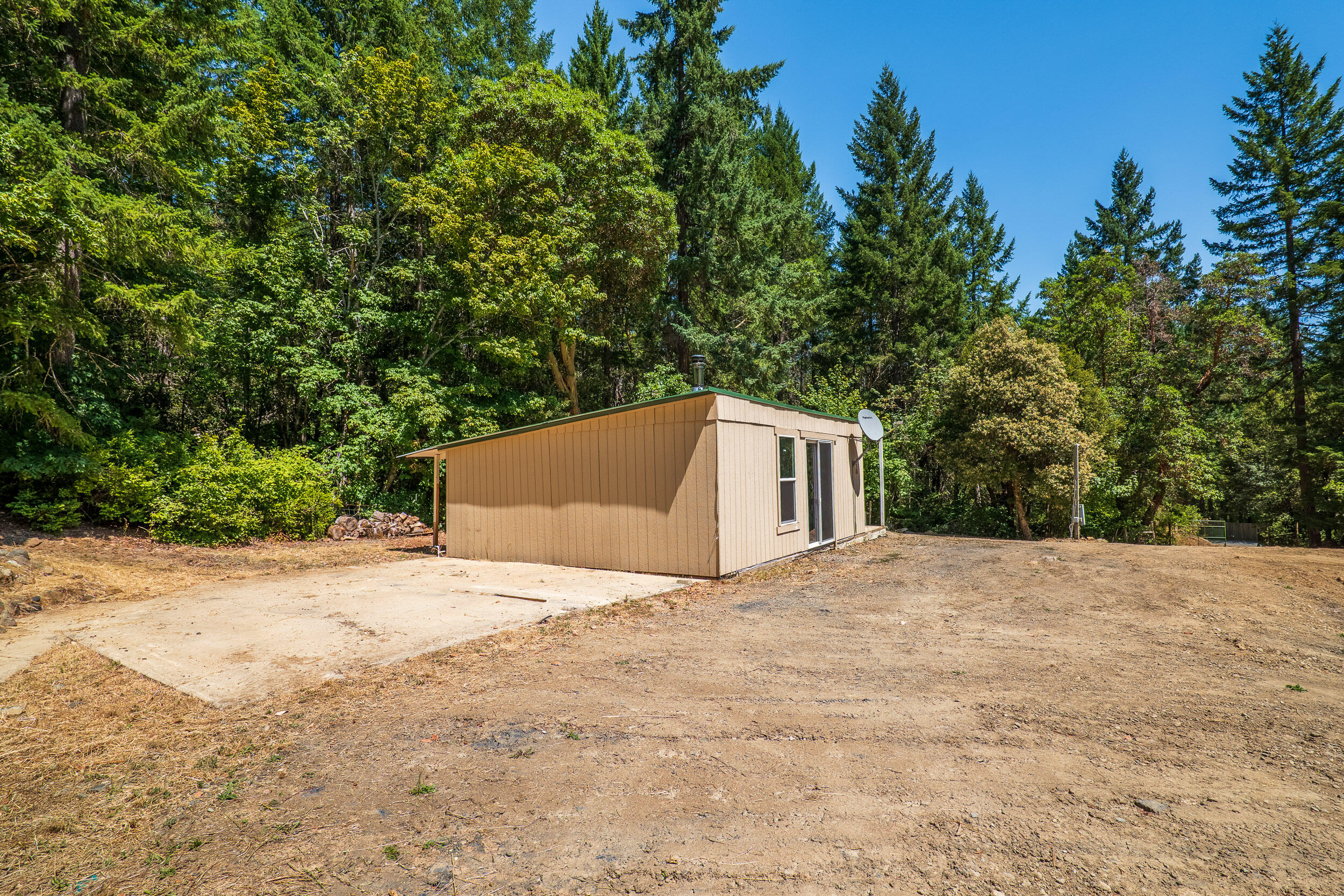 4651 Thompson Creek Road Selma, OR 97538 - Photo 12 of 17 4651ThompsonCreekRd-014