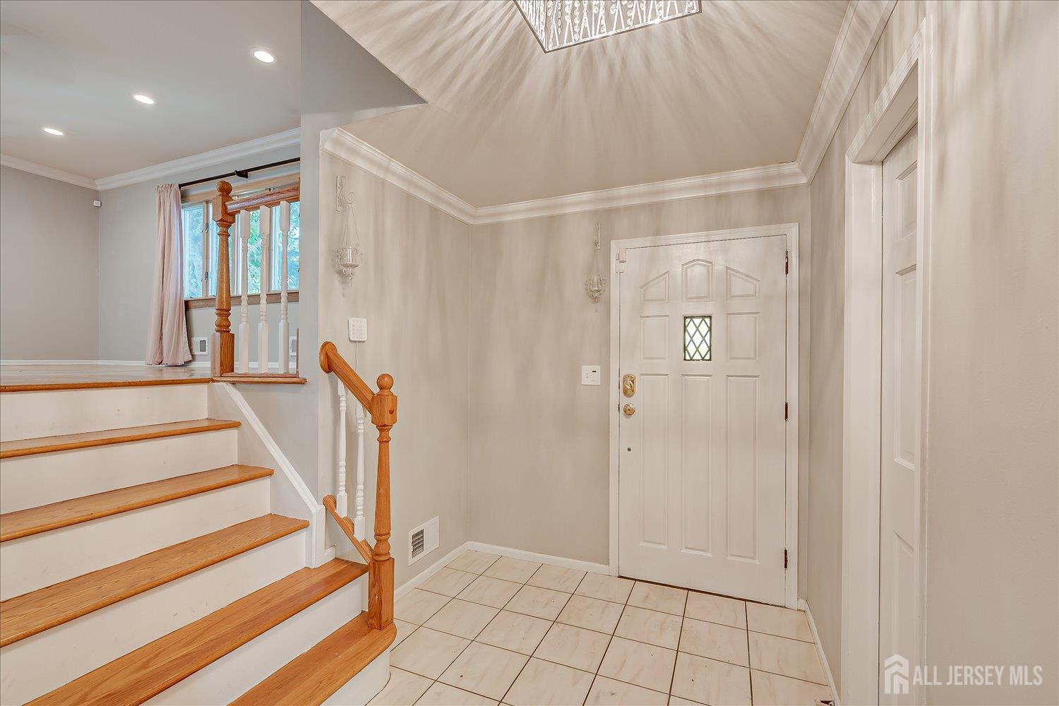 4 Augusta Court Edison, NJ 08820 - Photo 6 of 44