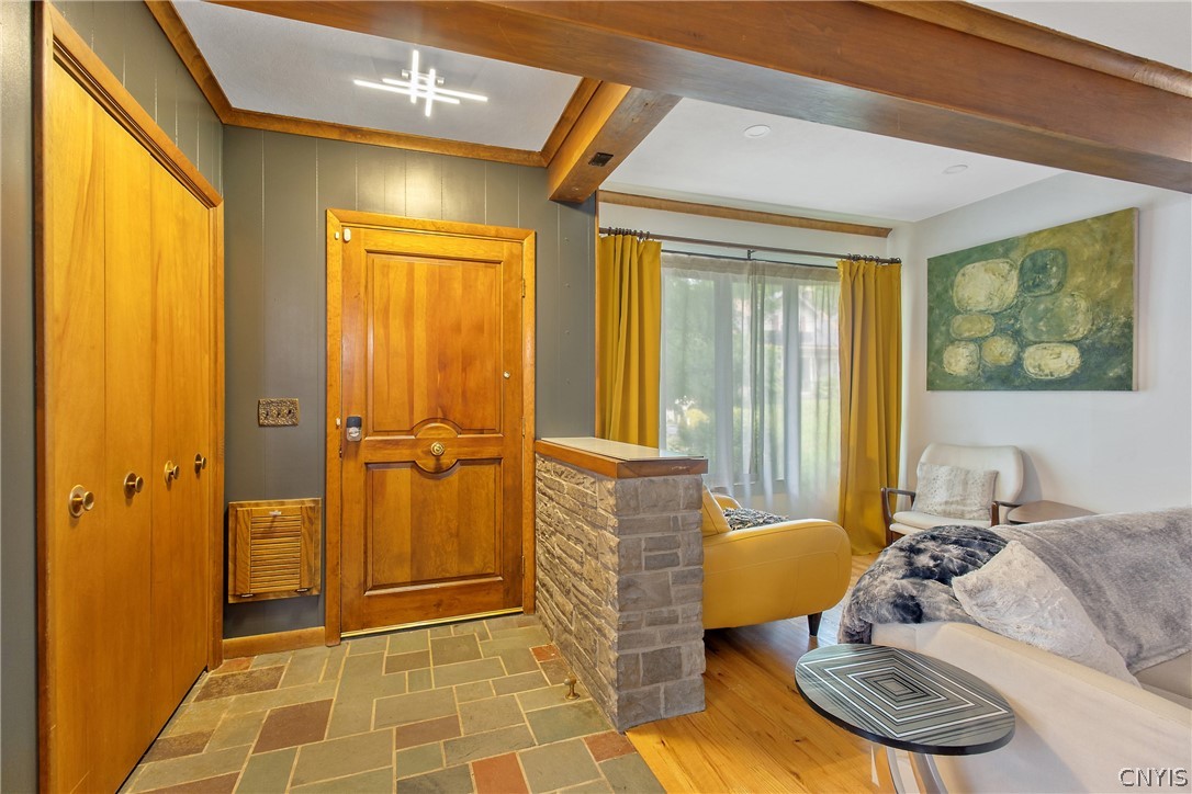 112 Winthrop Road Syracuse, NY 13206 - Photo 12 of 42 Stunning Slate Entry & Striking Architectural Char