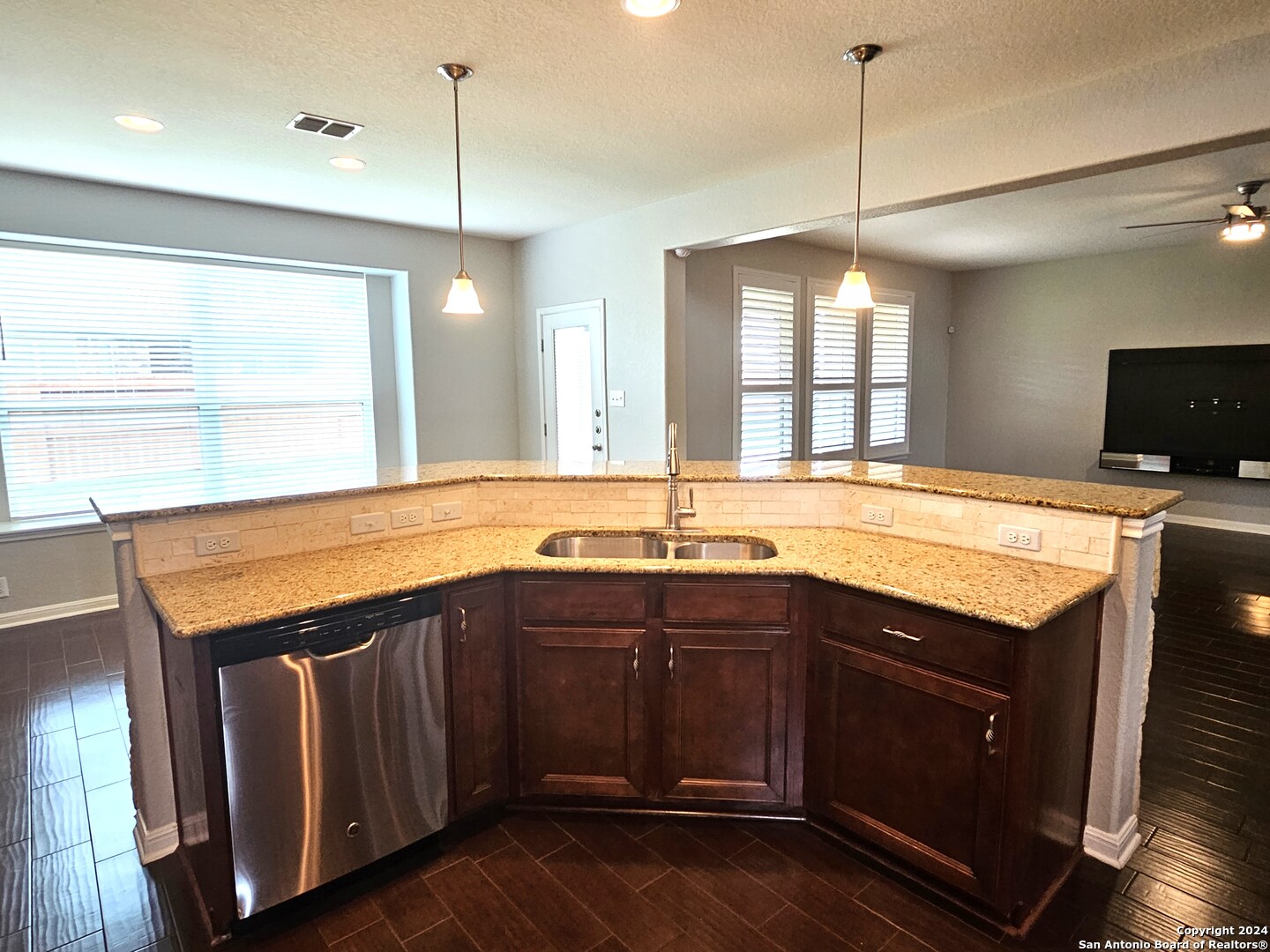 649 Cavan Cibolo, TX 78108 - Photo 6 of 39