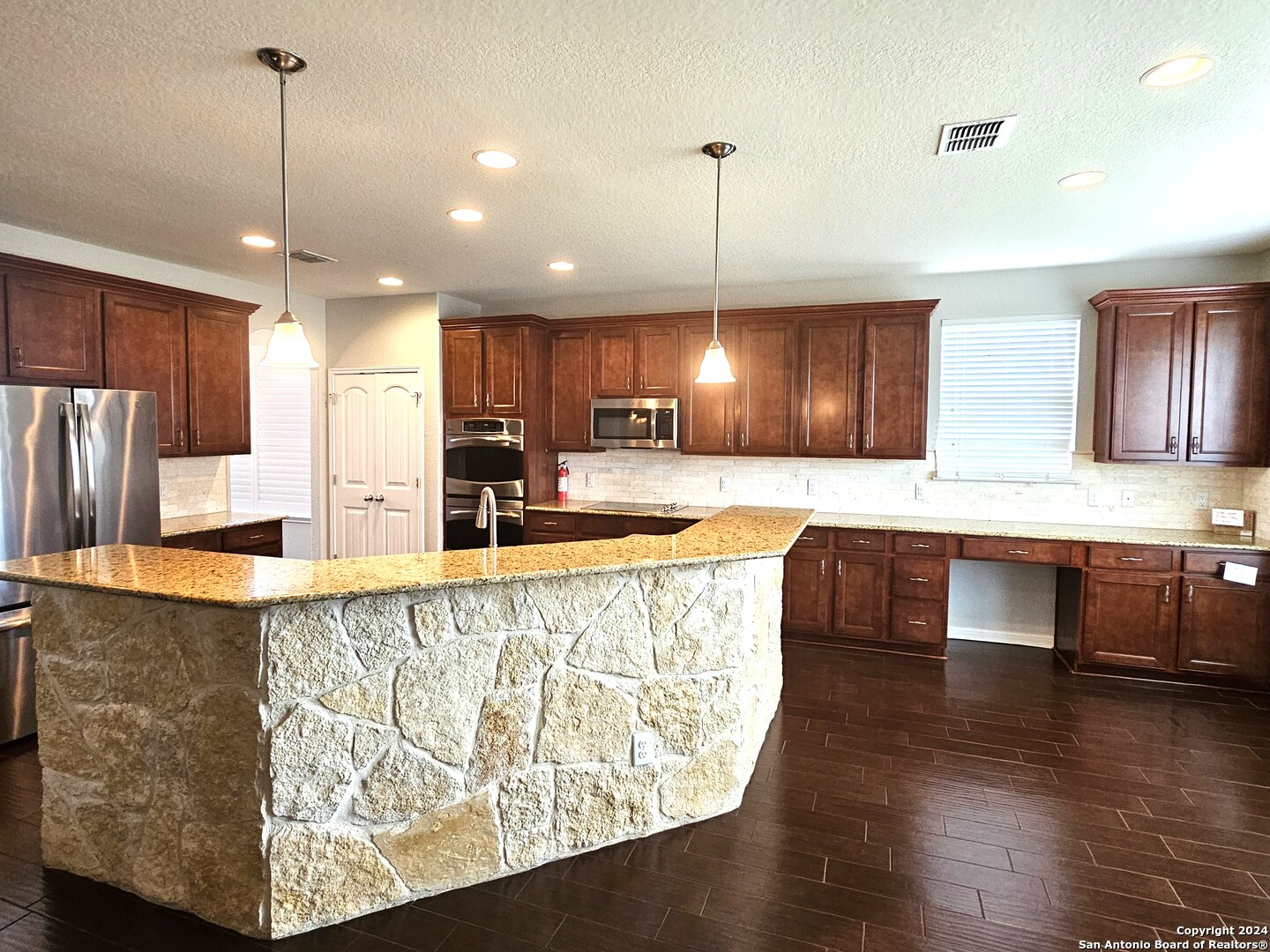 649 Cavan Cibolo, TX 78108 - Photo 7 of 39