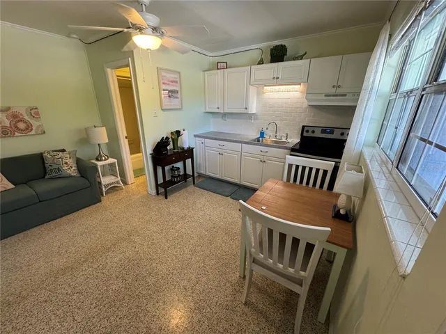 $1,350 | 104 Base Avenue West, Unit C, Venice, FL 34285