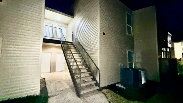 $1,250 | 9707 Richmond Avenue, Unit 74, Houston, TX 77063