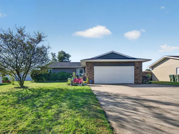 $300,000 | 155 West Fox Street, Coal City, IL 60416