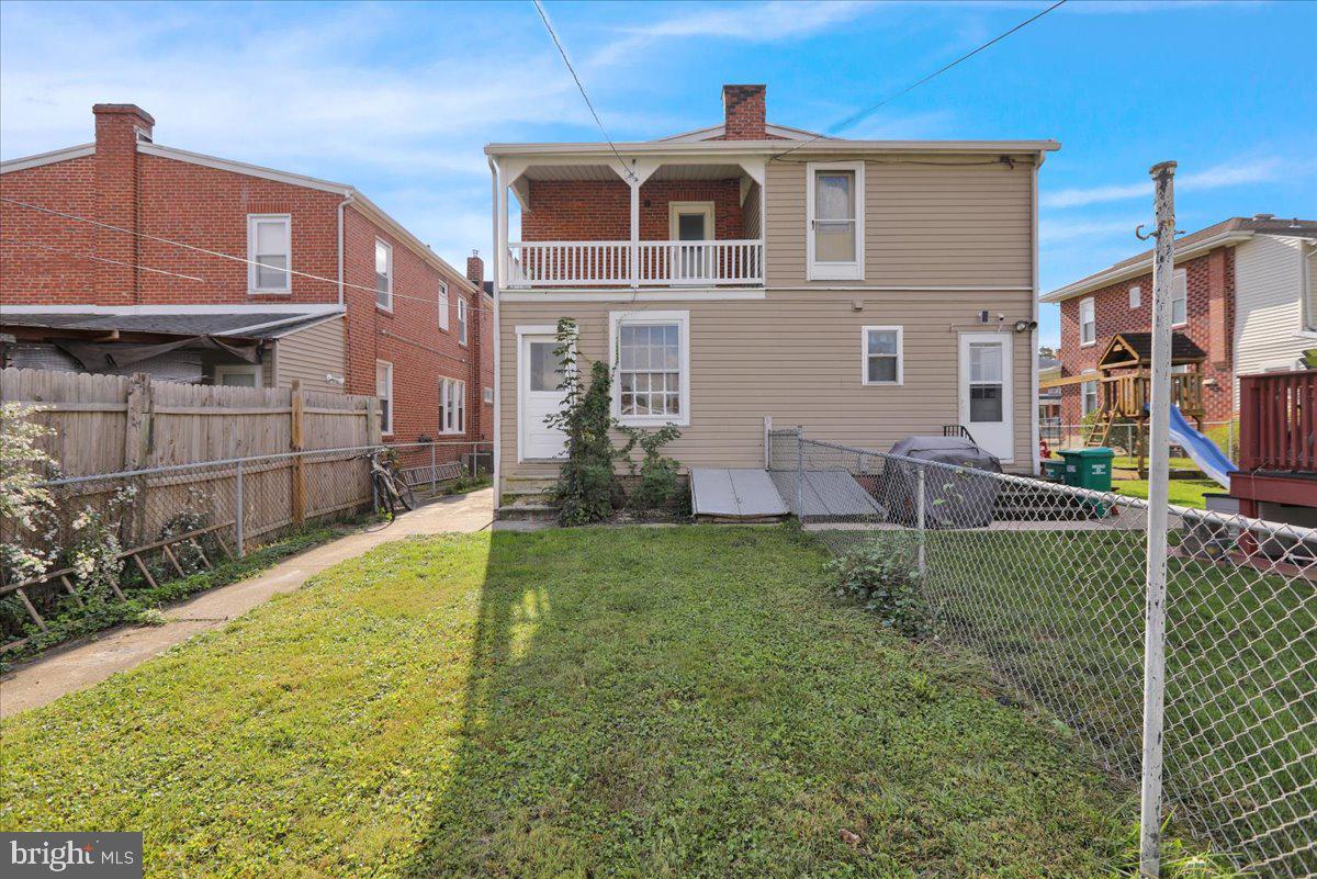1027 Fern Avenue Reading, PA 19607 - Photo 3 of 33