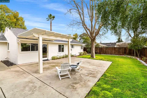 $900,000 | 113 Margie Drive, Pleasant Hill, CA 94523