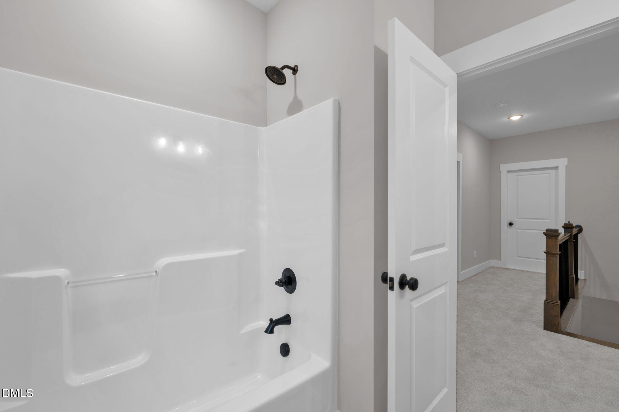 45 Beauview Way Zebulon, NC 27597 - Photo 33 of 40 a bathroom with a bathtub