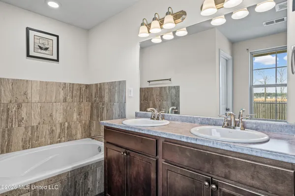 $285,000 | 2520 Rutherford Drive, Southaven, MS 38672