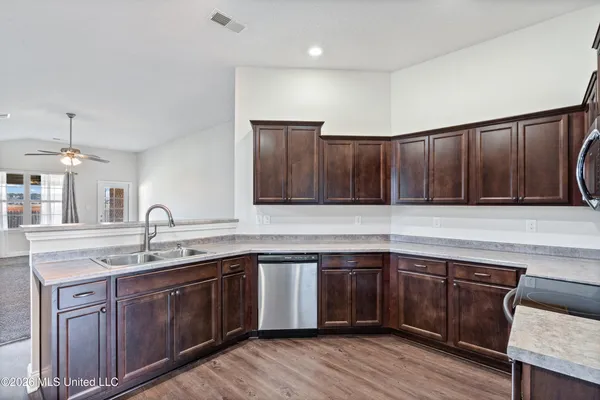 $285,000 | 2520 Rutherford Drive, Southaven, MS 38672