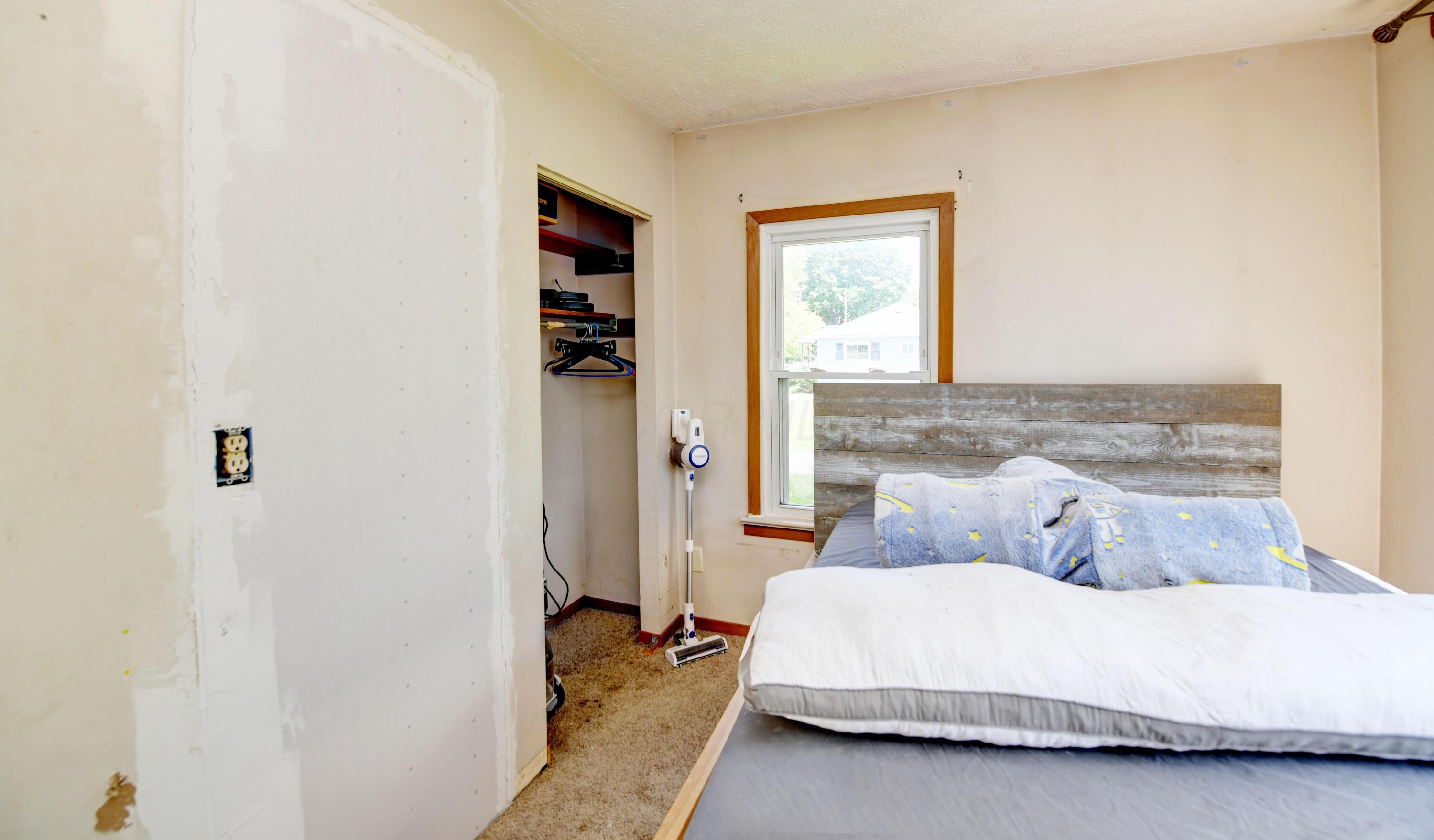 662 Beechwood Road Whitehall, OH 43213 - Photo 25 of 48 Second Bedroom