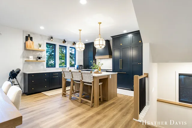 $2,350,000 | 16976 Lake Avenue, West Olive, MI 49460