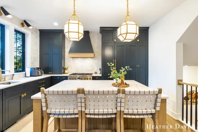 $2,350,000 | 16976 Lake Avenue, West Olive, MI 49460