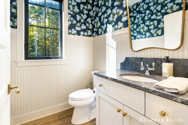 $2,350,000 | 16976 Lake Avenue, West Olive, MI 49460