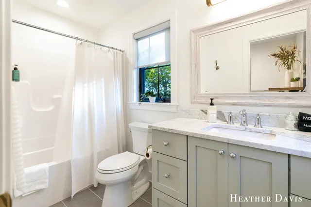 $2,350,000 | 16976 Lake Avenue, West Olive, MI 49460