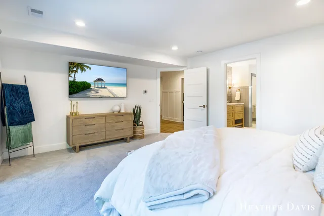 $2,350,000 | 16976 Lake Avenue, West Olive, MI 49460