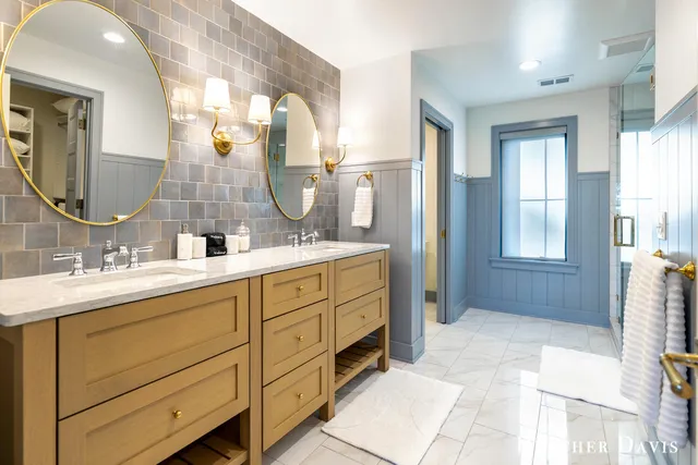 $2,350,000 | 16976 Lake Avenue, West Olive, MI 49460