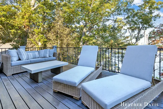 $2,350,000 | 16976 Lake Avenue, West Olive, MI 49460