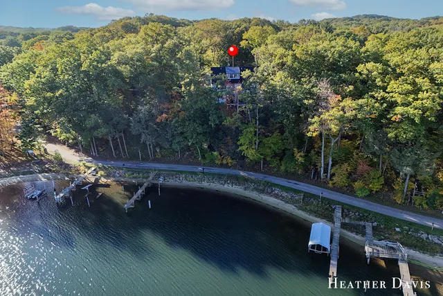 $2,350,000 | 16976 Lake Avenue, West Olive, MI 49460