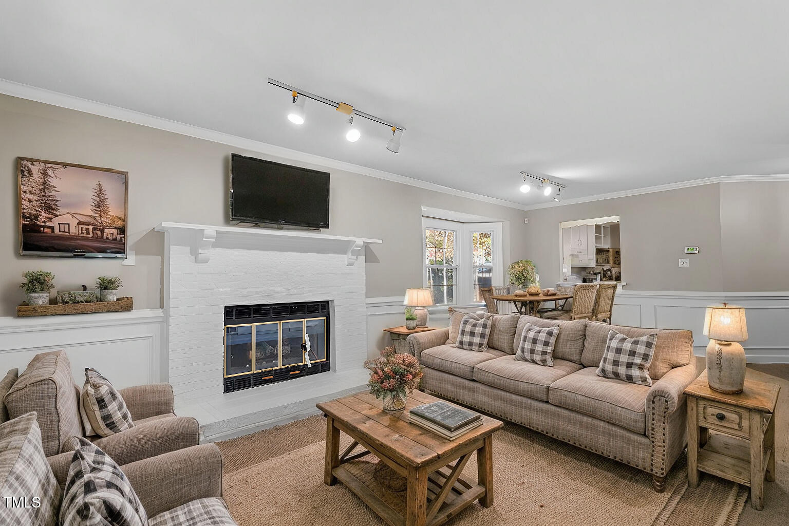 Virtual Staging AI - 7311-Wilderness-Roa