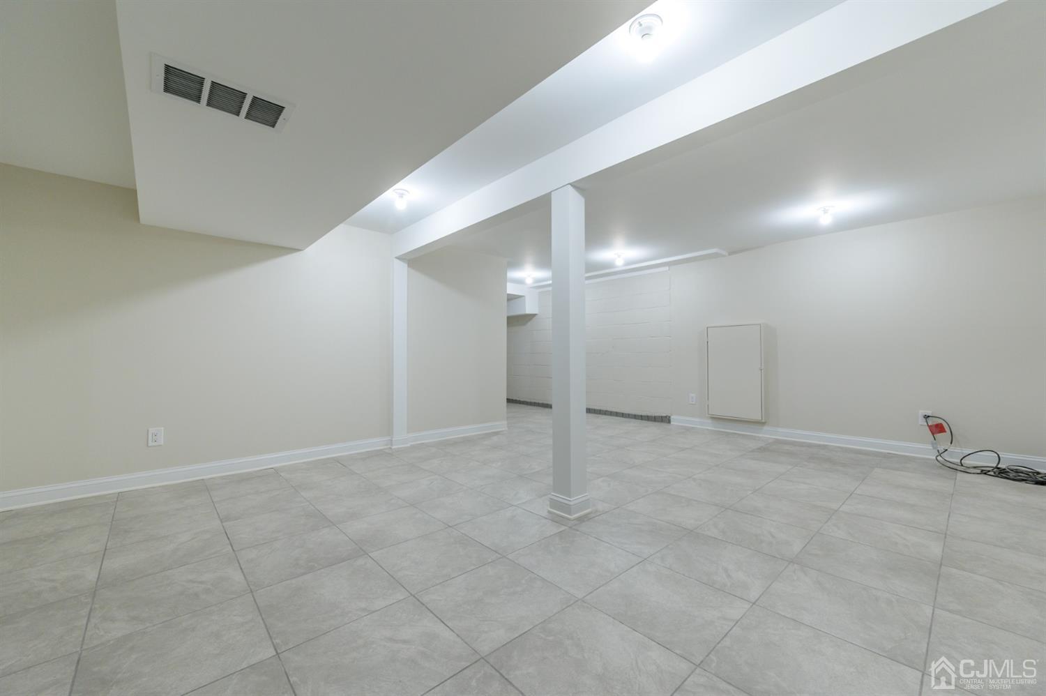 14 Shetland Road Florham Park, NJ 07932 - Photo 32 of 40 a view of an empty room