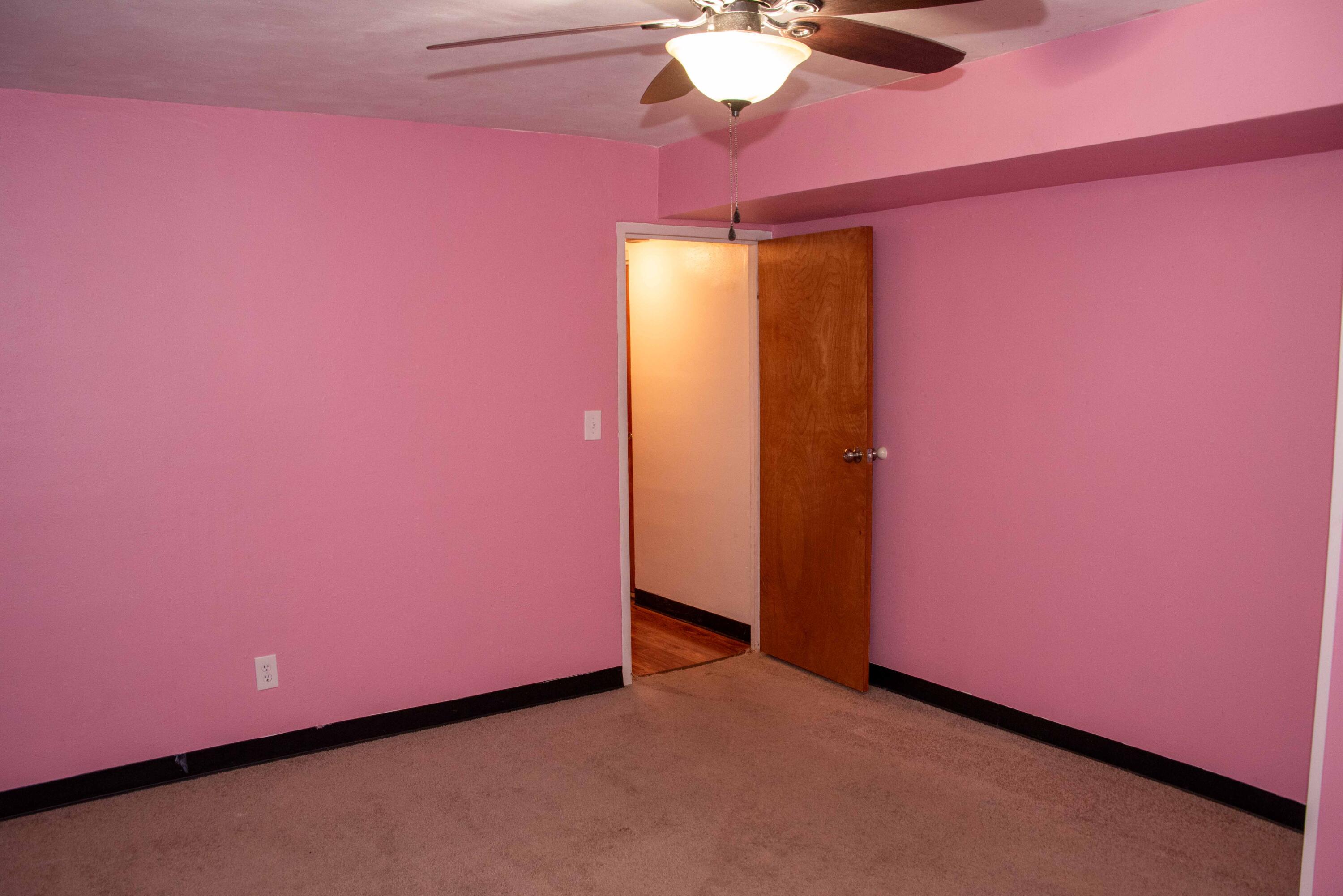 6038 Thornrose Road Roanoke, VA 24012 - Photo 7 of 68 6038 Thornrose-7