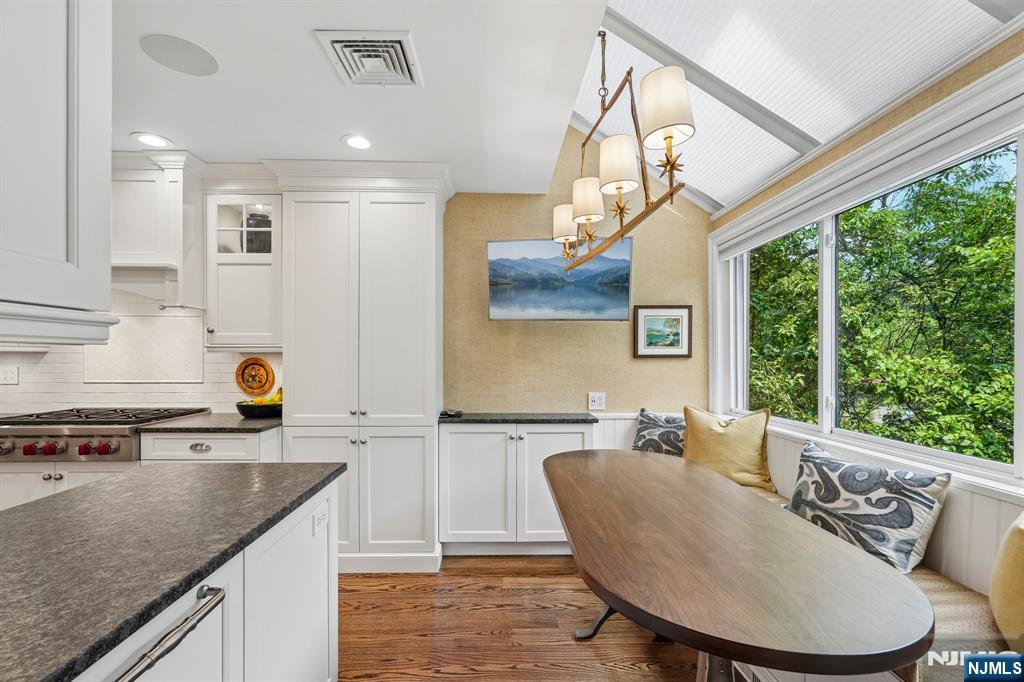 25 Daniel Court Ridgewood, NJ 07450 - Photo 11 of 42 Gallery Image 11