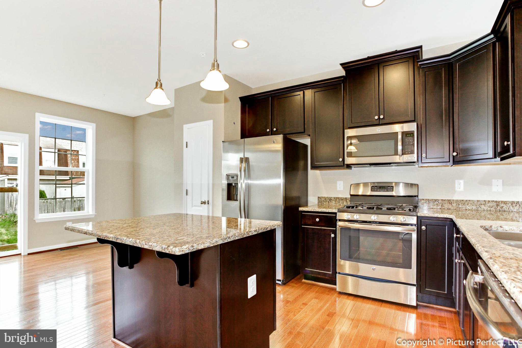 19541 Wootton Avenue Poolesville, MD 20837 - Photo 5 of 27 Kitchen