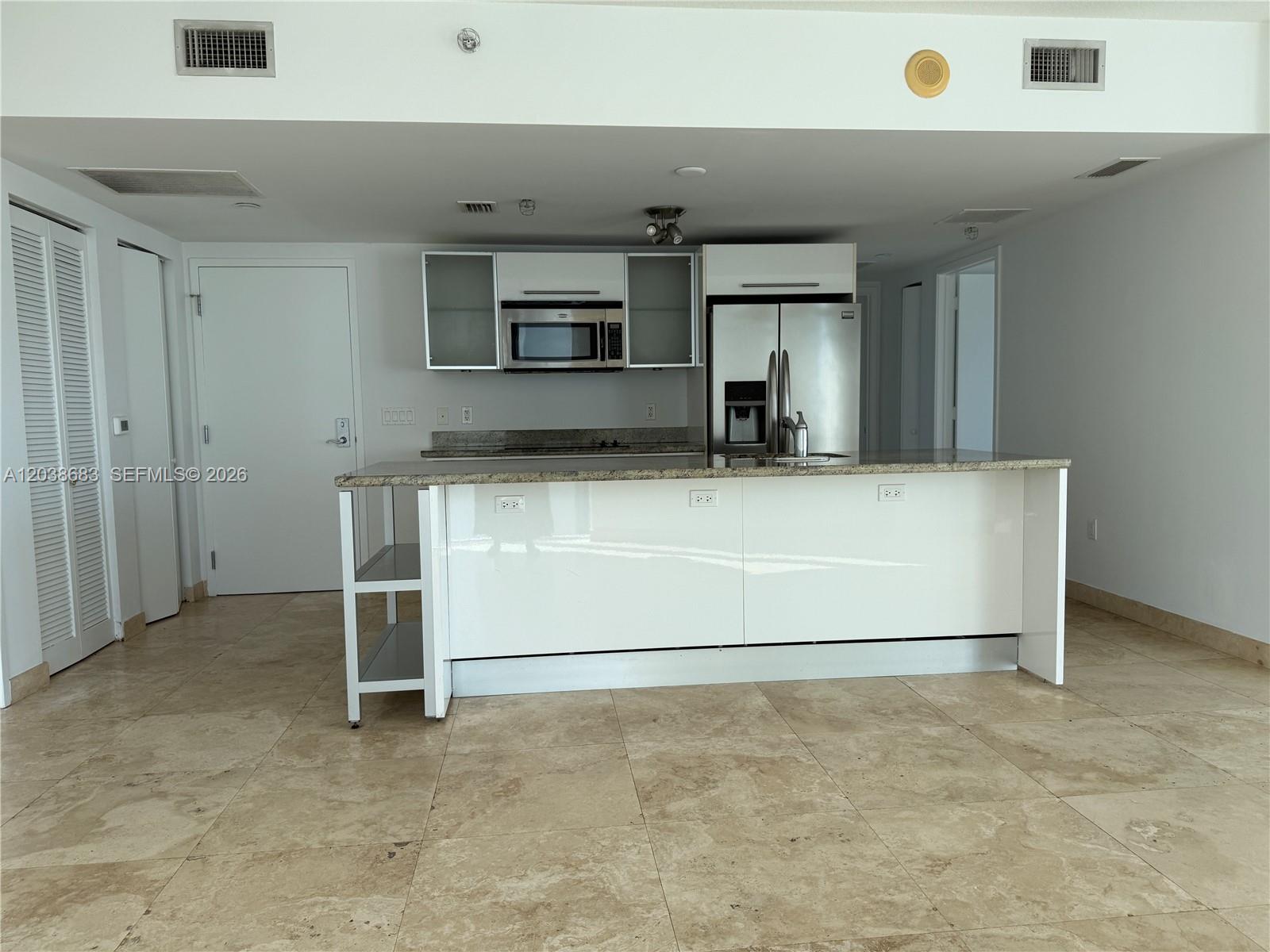 185 Southwest 7th Street, Unit 3311 Miami, FL 33130 - Photo 4 of 14