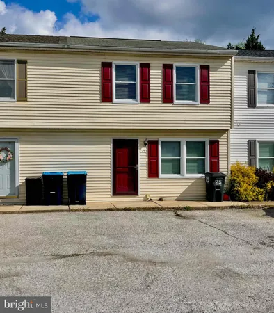 $179,900 | 25 Camelot Court, Stewartstown, PA 17363