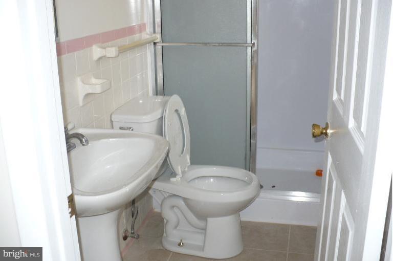 10106 Darlington Road Columbia, MD 21044 - Photo 14 of 19 Bath (Master)
