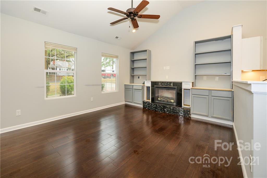 108 Maple Street Clover, SC 29710 - Photo 5 of 28 Gallery Image 5