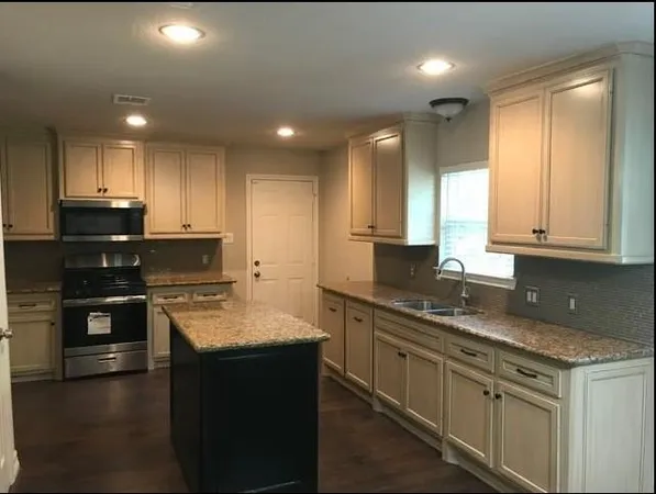 $2,200 | 5939 Marwood Drive, Houston, TX 77396
