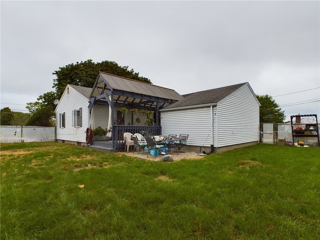 83 Broadmoor Road Cranston, RI 02910 - Photo 26 of 29 Gallery Image 26