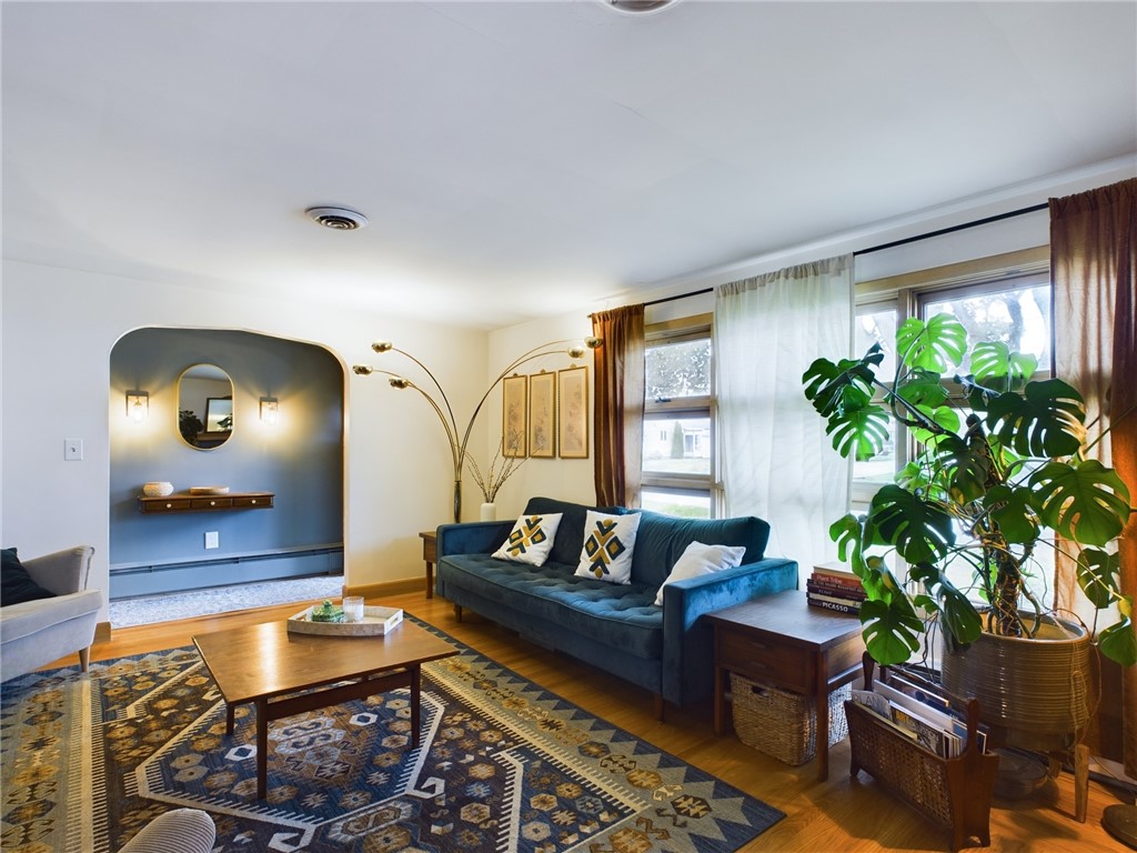 83 Broadmoor Road Cranston, RI 02910 - Photo 8 of 29 Gallery Image 8