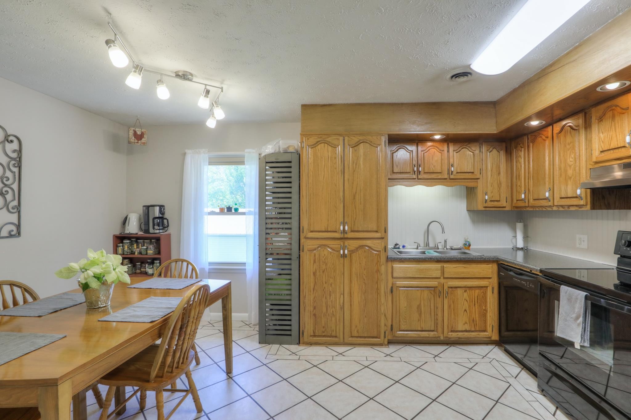313 Rolling Acres Road Smithville, TN 37166 - Photo 7 of 30 Gallery Image 7