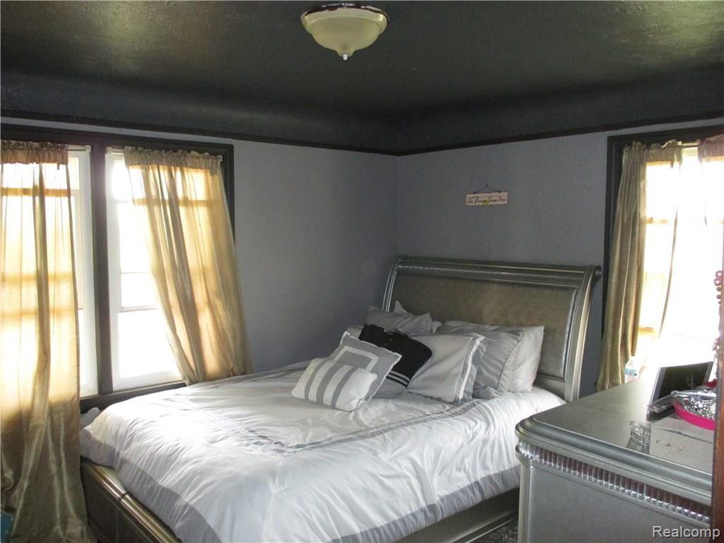 1225 Newport Road Carleton, MI 48117 - Photo 16 of 18 IMG_2220.JPG