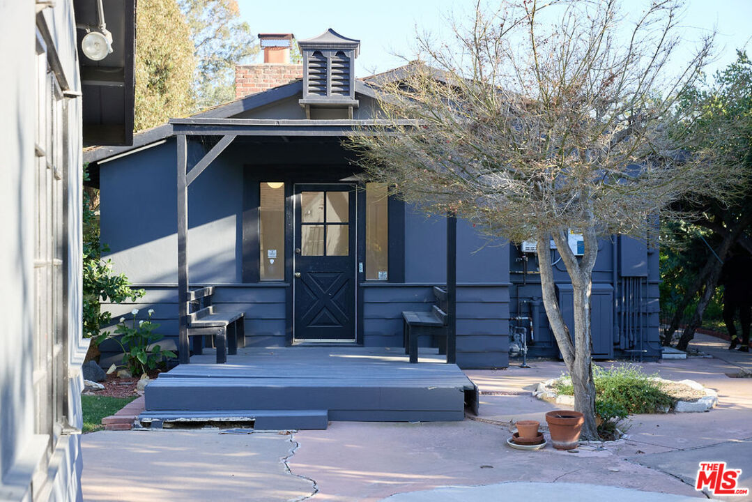11222 Bellagio Road Los Angeles, CA 90049 - Photo 10 of 13